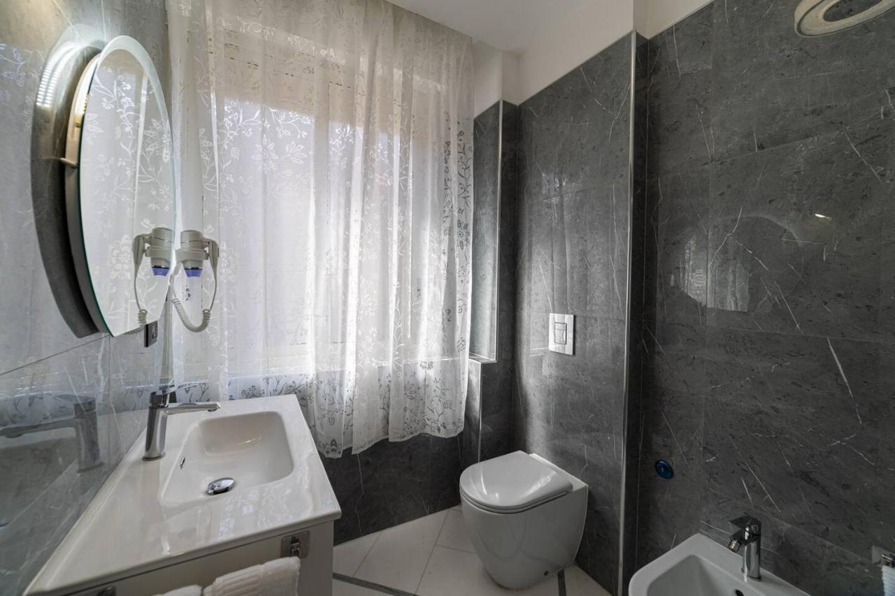 Apartments Hotel Real Suite Napoli Chiaia Mergellina Eksteriør bilde