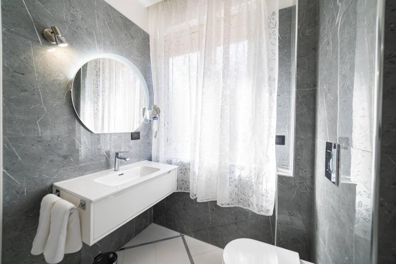 Apartments Hotel Real Suite Napoli Chiaia Mergellina Eksteriør bilde