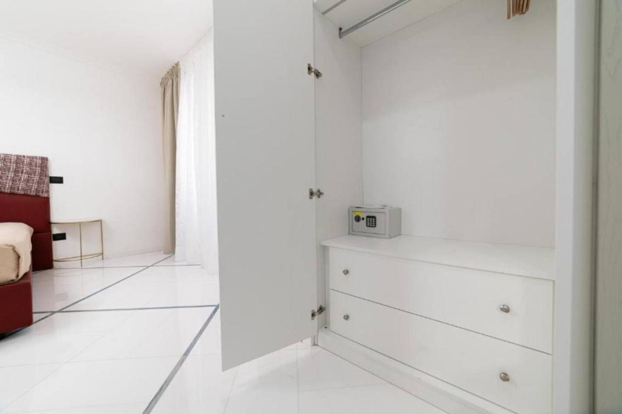 Apartments Hotel Real Suite Napoli Chiaia Mergellina Eksteriør bilde