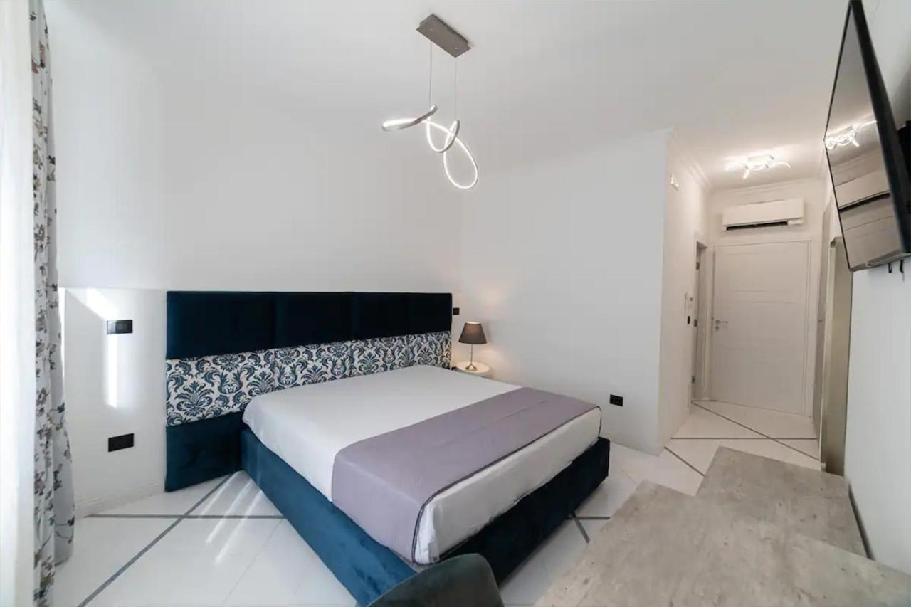 Apartments Hotel Real Suite Napoli Chiaia Mergellina Eksteriør bilde