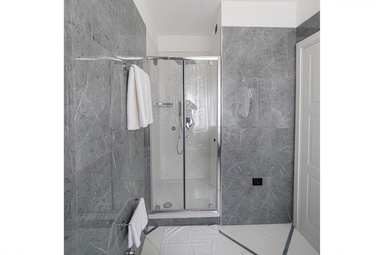 Apartments Hotel Real Suite Napoli Chiaia Mergellina Eksteriør bilde