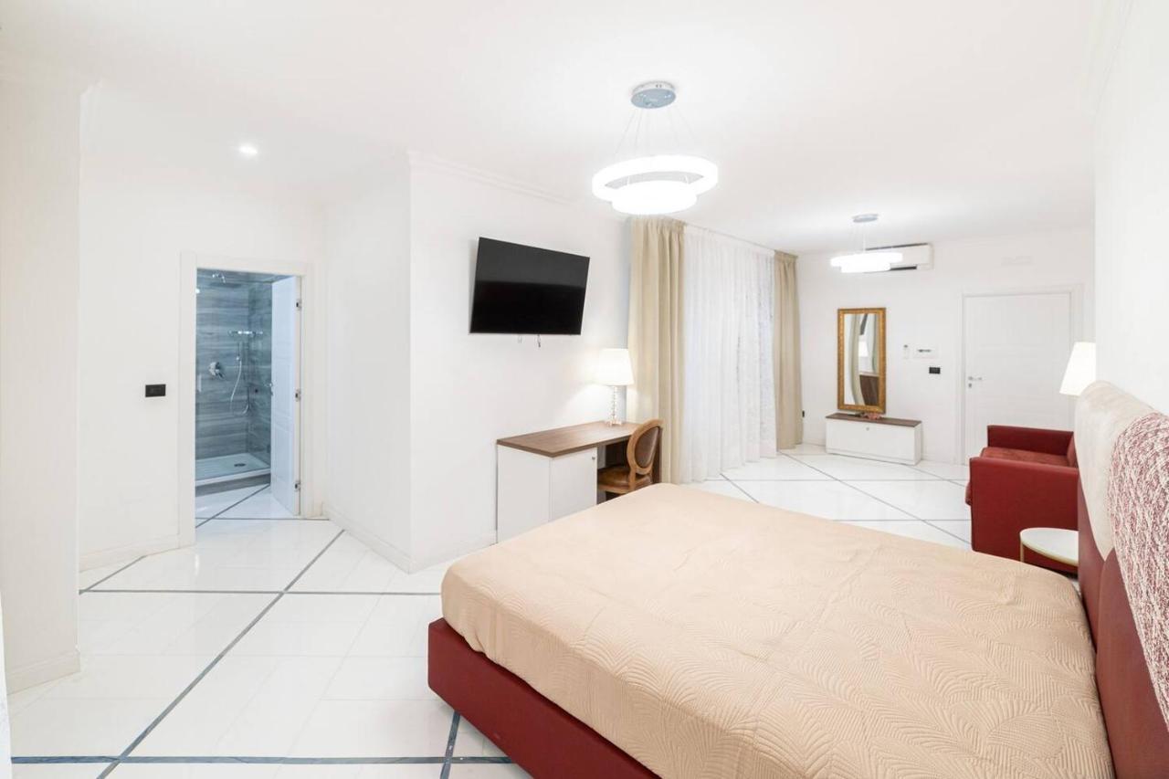Apartments Hotel Real Suite Napoli Chiaia Mergellina Eksteriør bilde